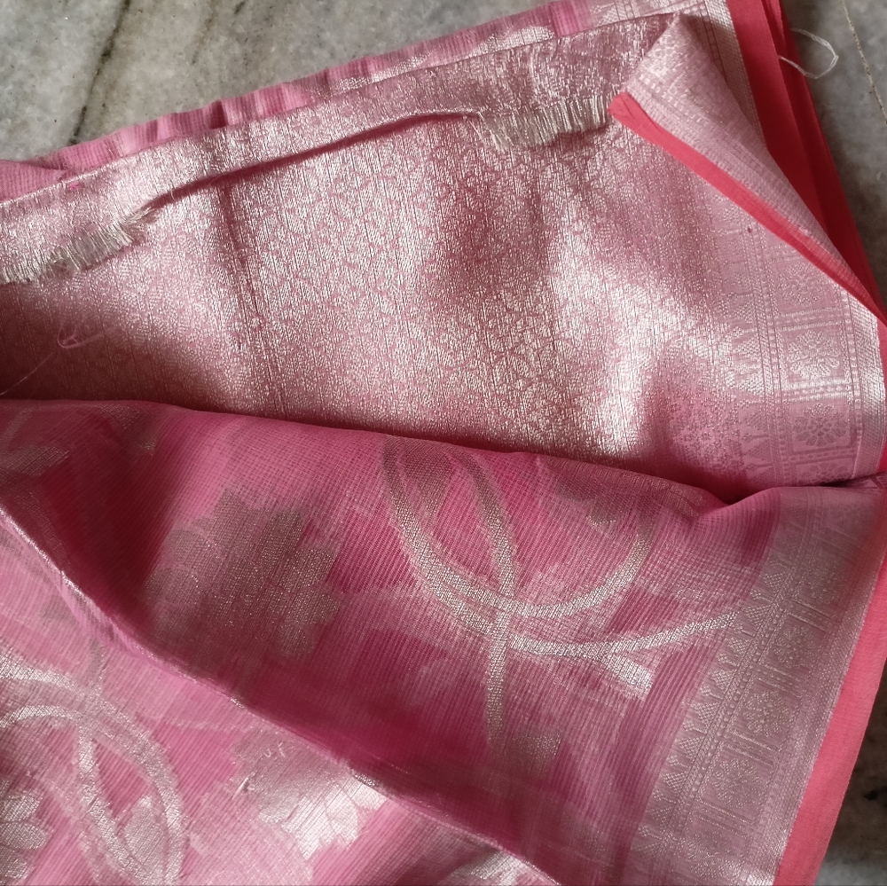 NewHandwoven silver zari Kota semi silk saree with jaal design and silver border - Picture 5 of 5